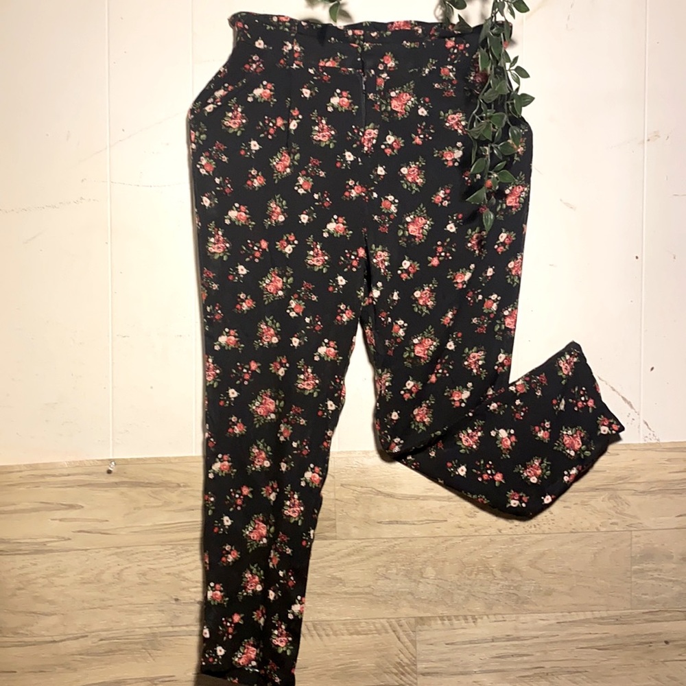 Little girls Forever21 floral pants.